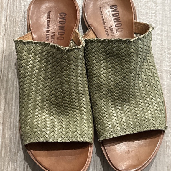Cydwoq Green Sandals Size 37 - Picture 1 of 4